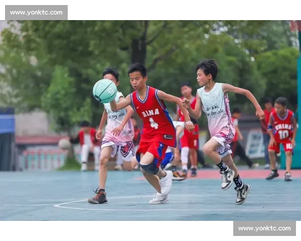 小学生篮球比赛精彩瞬间展现团队协作与个人技巧激烈对抗掀起热血激情